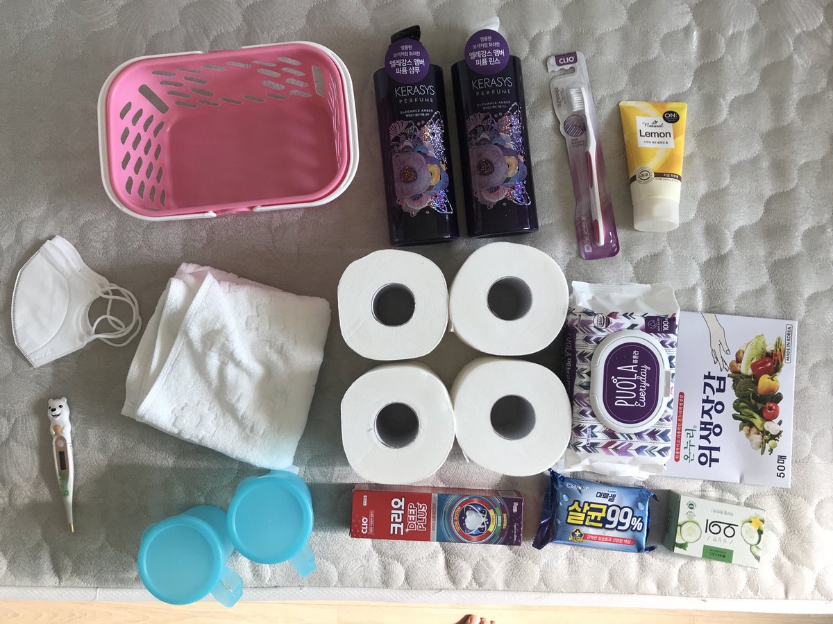 적십자 구호물품에 생리대는 아직도 없다.