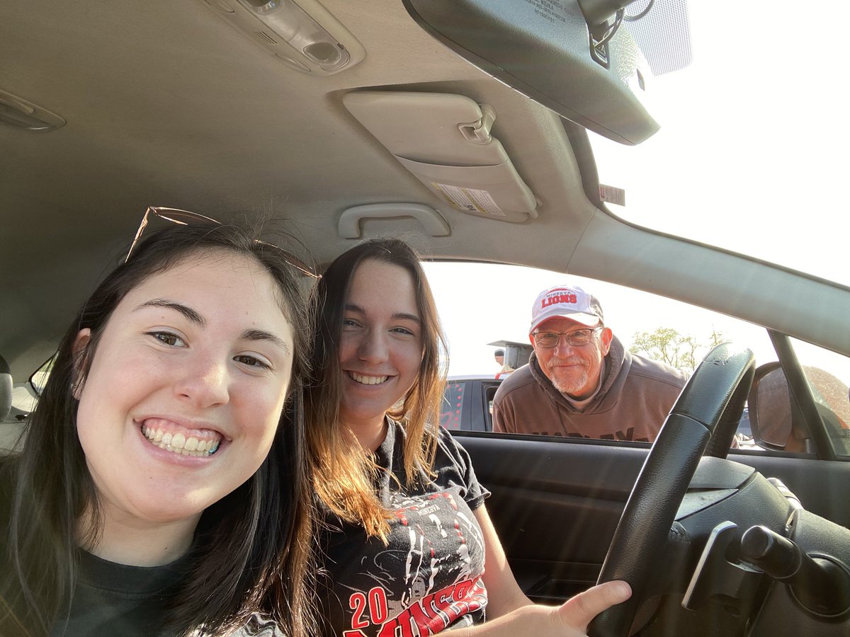 sheacress's tweet photo. Locker girl and Golf girl with Mr. Albert one last time🤍🥺 https://t.co/nOZtDAOAwN