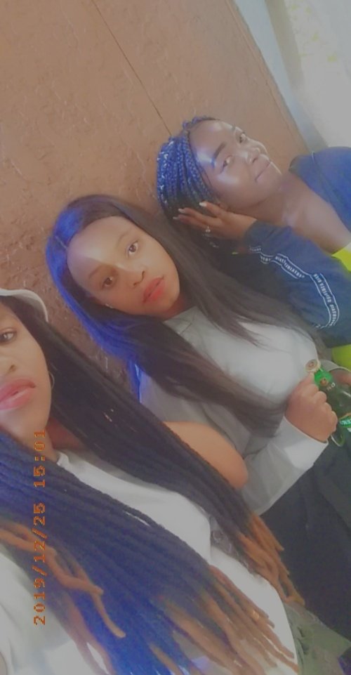 QueenEnhle007's tweet photo. With the ladies 🍻 https://t.co/zUFGpGqAvK