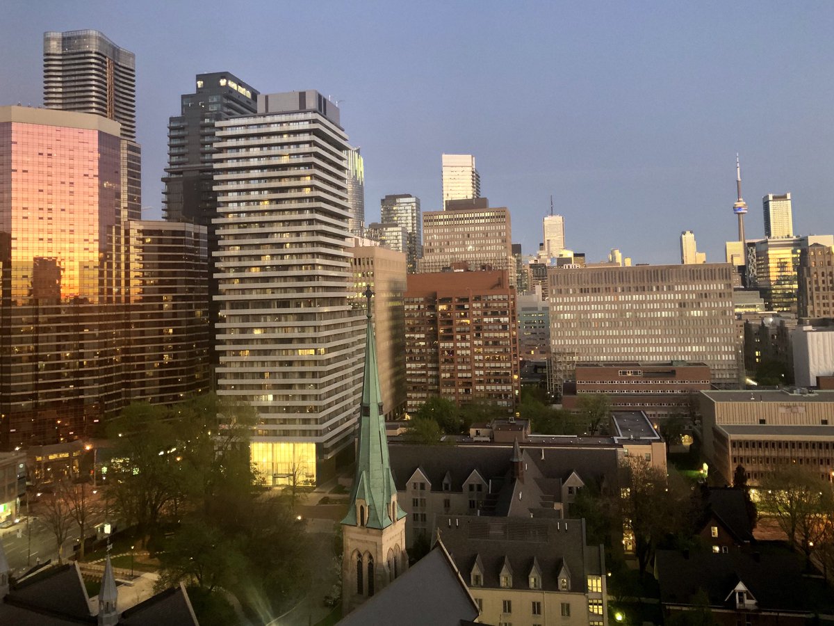 VitavieGallery's tweet photo. Finally Toronto has experienced a warm and wonderful weather. https://t.co/wYCzTupioG