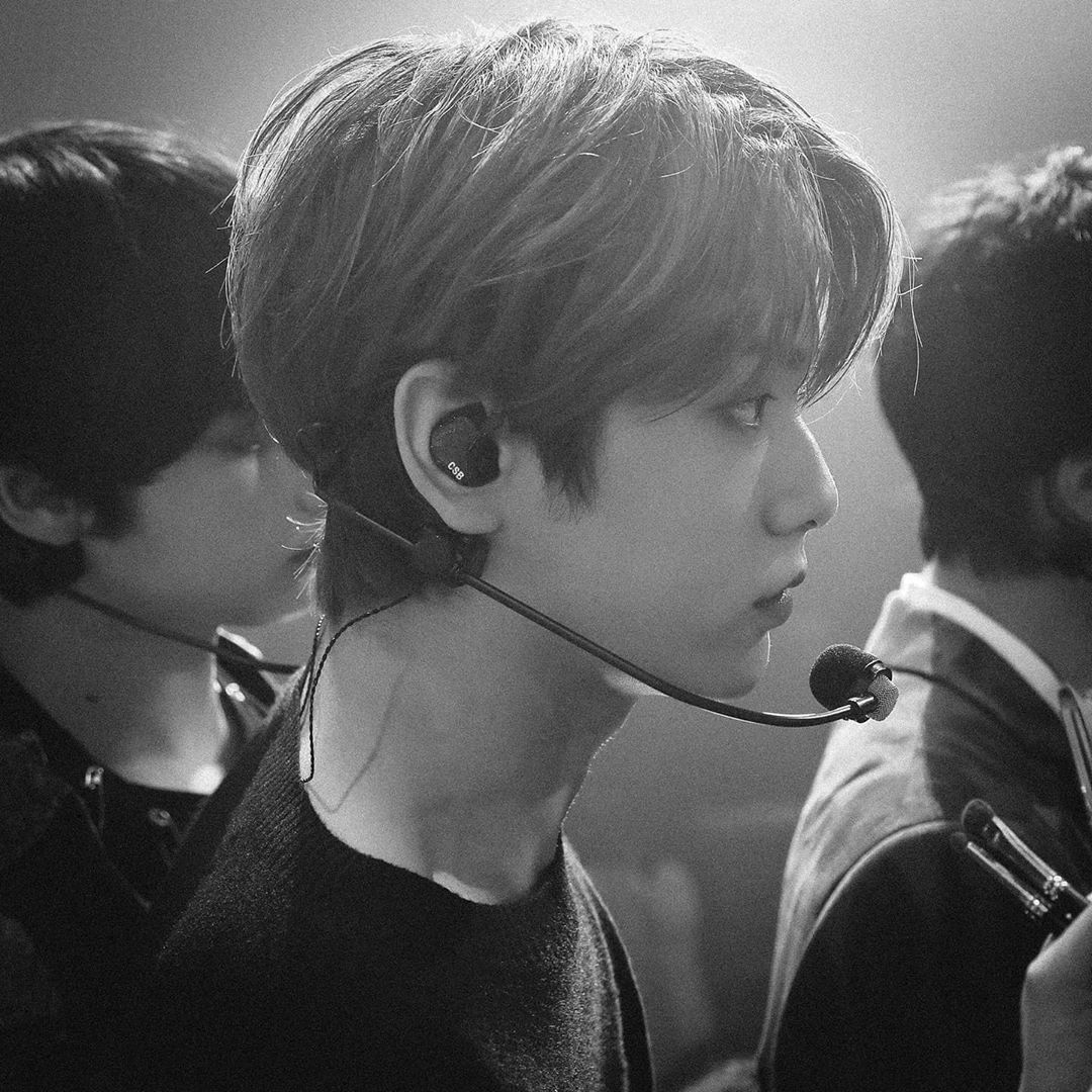 TXT_center's tweet photo. [200520 @TXT_bighit IG貼文更新]

TOMORROW X TOGETHER rec. #TXTrec
@ MEDIA SHOWCASE: ETERNITY
⠀
#투모로우바이투게더 #TXT #SOOBIN #YEONJUN #BEOMGYU #TAEHYUN #HUENINGKAI #수빈 #연준 #범규 #태현 #휴닝카이 #TOMORROW_X_TOGETHER #TXTSHOWCASE https://t.co/WWSgVkhf7c