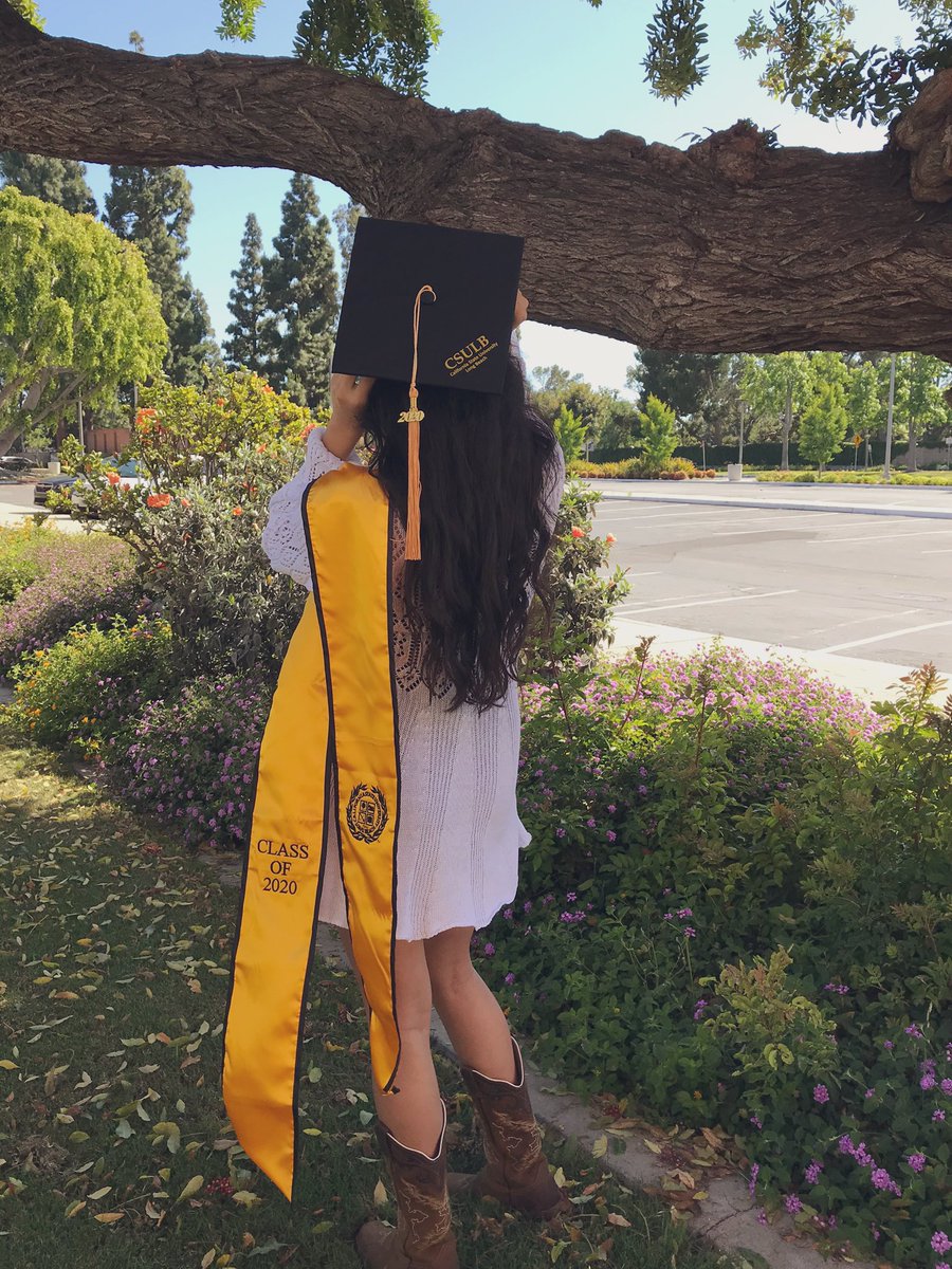 drea__72's tweet photo. Finally a #CSULBGRAD 🖤💛 with degrees in applied math and physics 📚🔭♾ I will never forget this wonderful experience @CSULB https://t.co/6yRtNDKGtC