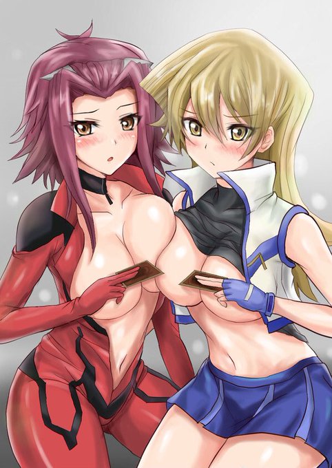 過去十六夜アキさん絵まとめ。
久々にアキさんも描きたいんだけど、画力は抜きで前にも言った通り描くに連れてだんだんキャラが…。皆どういうアキさんが見たいんだろう。 