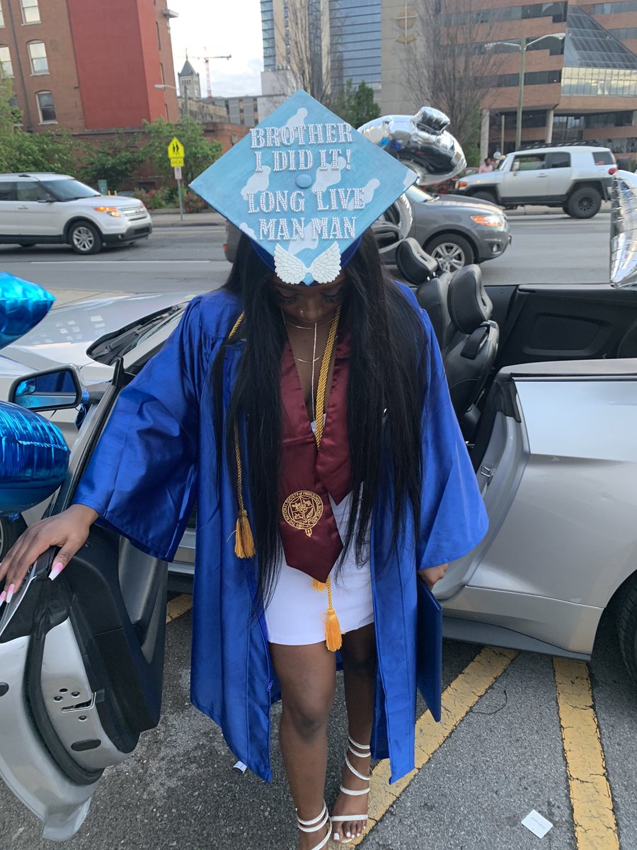 sharell2x_'s tweet photo. Brother I did it! #longlivemanman 💙 https://t.co/jOHqYZ5gpC