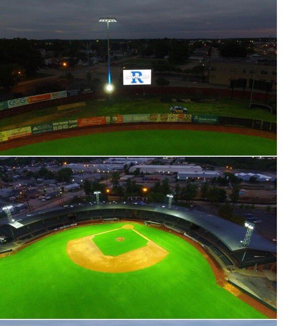 ReitzAthletics's tweet photo. Bosse Field turned on the lights tonight for twenty minutes to honor the class of 2020 from @reitzbaseball1 and Mater Dei. Thank you! https://t.co/JLIwLW3aQu