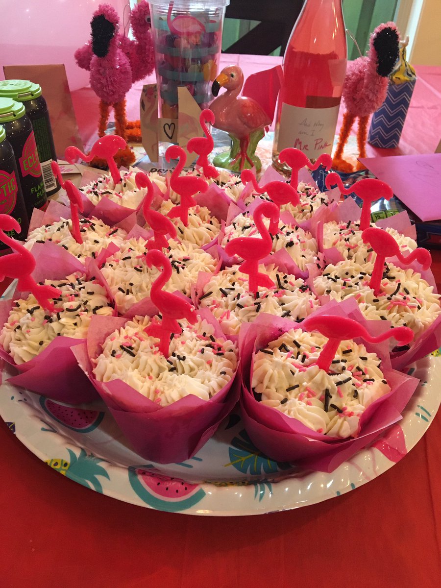 PortlandUnicorn's tweet photo. When Flamingo has a birthday Unicorn bakes cupcakes! https://t.co/MeV6ivGoFi
