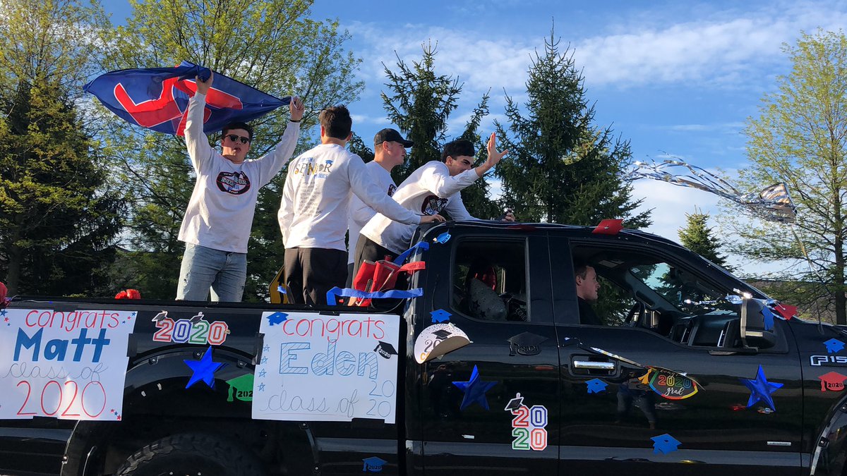 stacyhughes26's tweet photo. @RevereLocal - what an awesome parade for our seniors!!! #RHS2020 https://t.co/ORxP4Qb4Bx