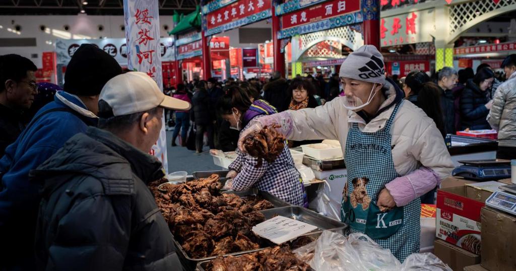 CBSNews's tweet photo. Wuhan bans eating wild animals, declares itself "a wildlife sanctuary" https://t.co/EcxibMf9dA https://t.co/XCzby0xcJS