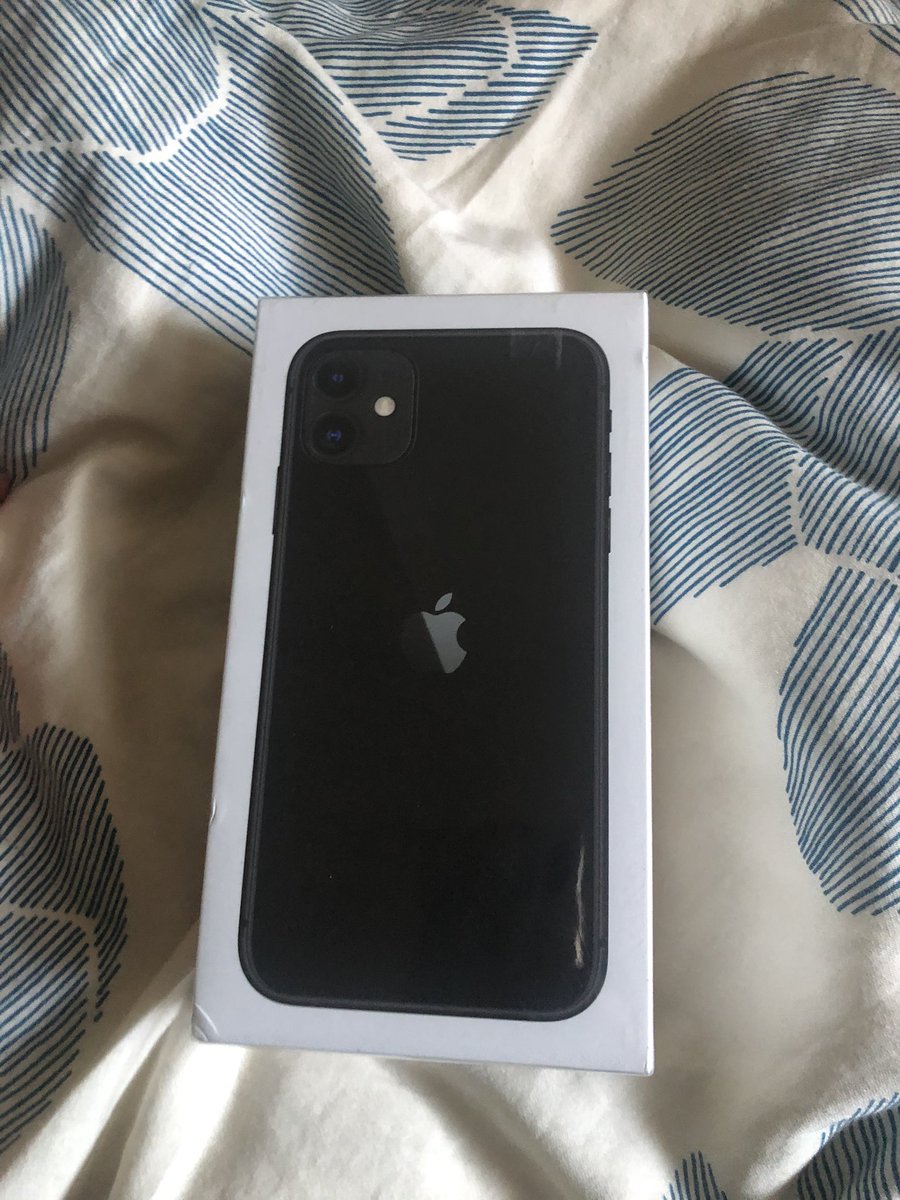 New phone, who dis? 😁 thank you <a href="/JonFreier/">Jon Freier</a> and <a href="/TMobileHelp/">T-Mobile Help</a>!!! So excited to upgrade from my iPhone X