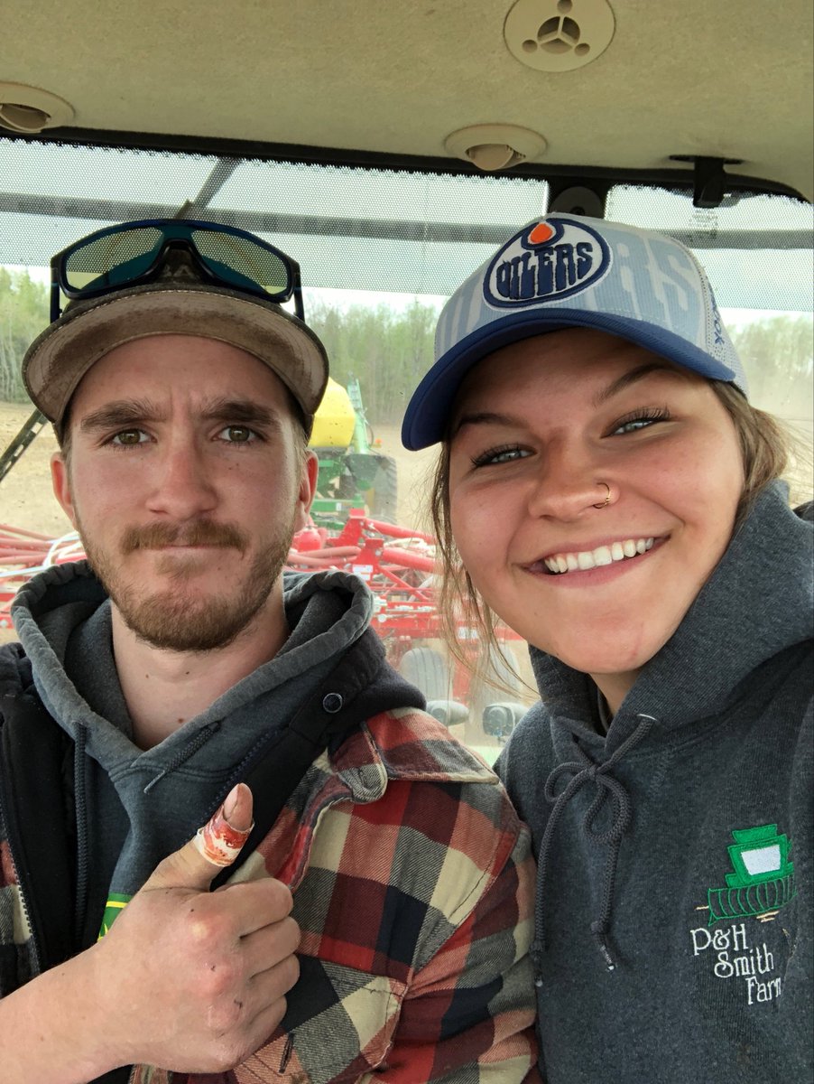 Smitty8348's tweet photo. My two favourites out seeding oats together. Never been more proud of my kids !! https://t.co/TwUgdi1msY