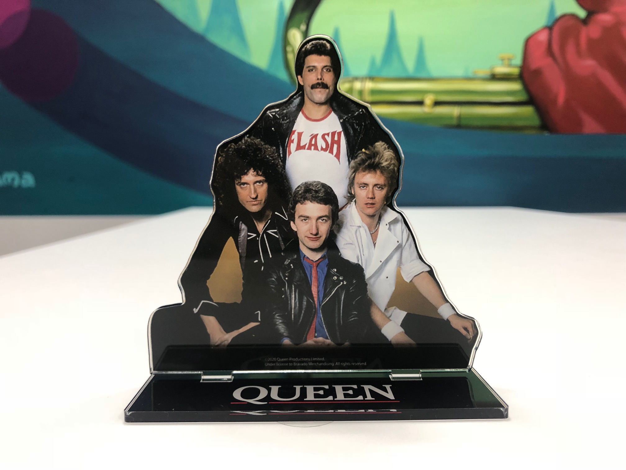 Queen50周年展 Al Twitter クイーン展 Queen展 通販グッズ情報 Queen公式アクリルスタンド 全3種 各1 500円 税込 サイズはおよそ130 145mmと小さすぎず 大きすぎずな絶妙なサイズ感 お部屋のqueenコーナーやデスクなどにぜひ飾ってみてください
