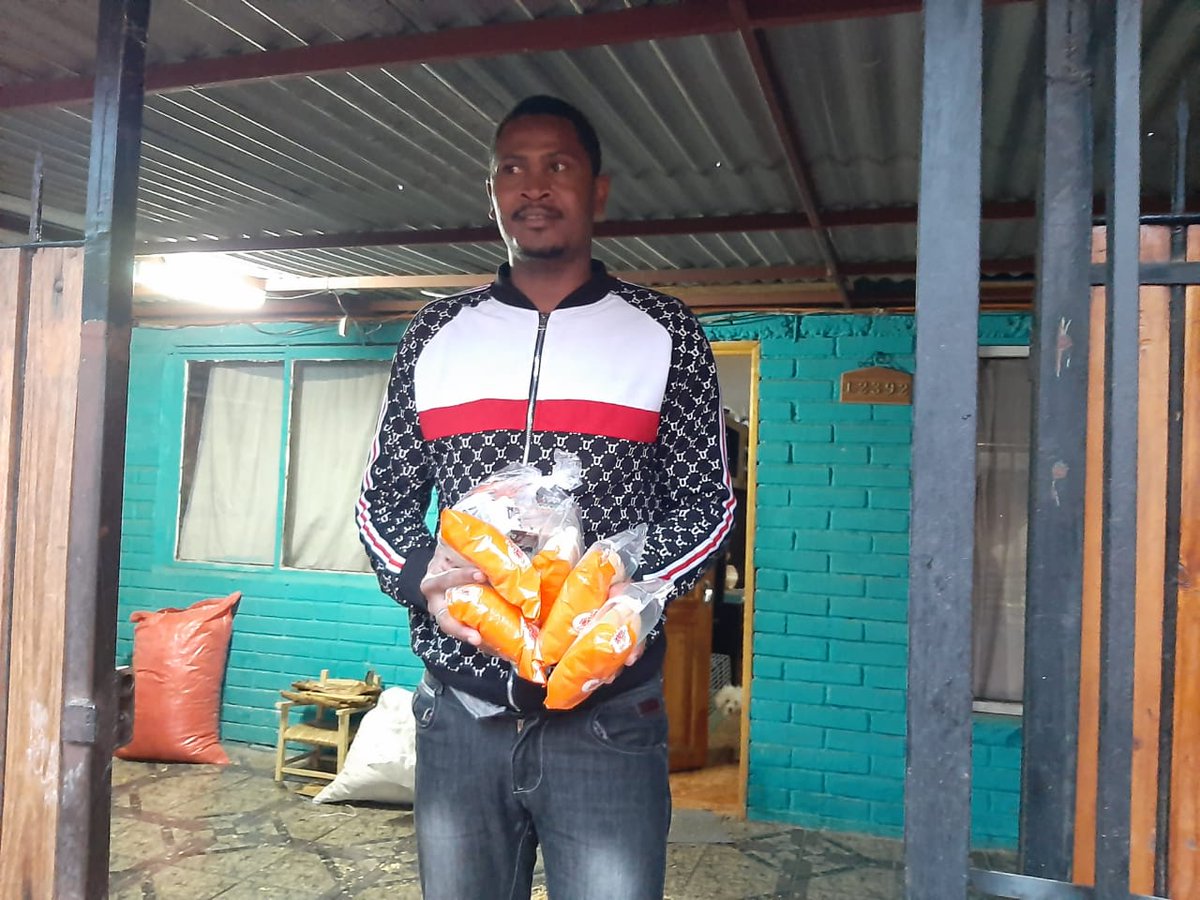 Hoy en la Pintana se entregó ayuda a gente que perdió su fuente laboral