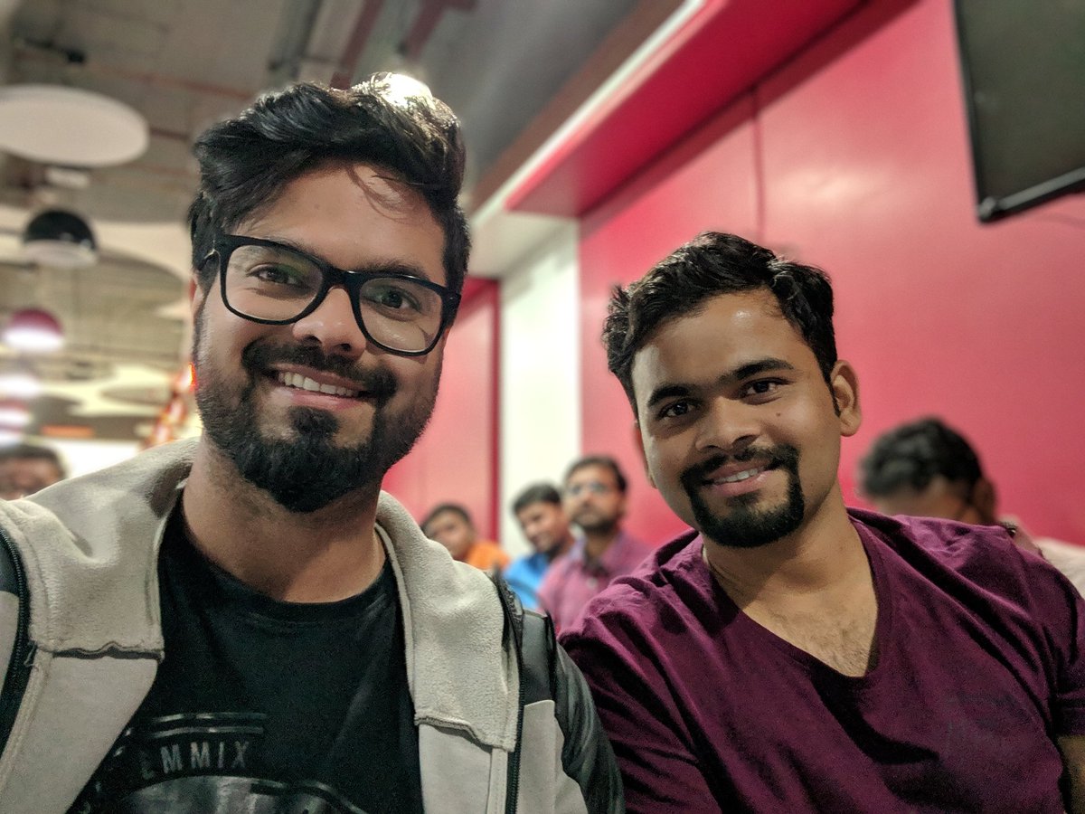 SiddAjmera's tweet image. Then I reached out to him. 100K on #StackOverflow is&apos;nt an easy feat. But having achieved that, he didn&apos;t even have a slither of attitude. He&apos;s one of the most humble &amp;amp; grounded person I&apos;ve ever met. That makes me respect him even more. This is btw a pic from the 1st time we met.
