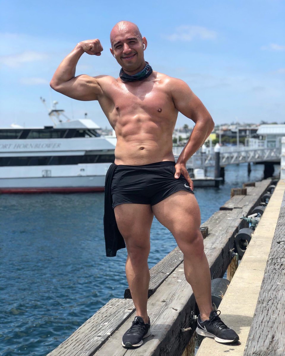 Mizrha's tweet photo. 💪🏻🏃🏻‍♂️

#sinfiltro #sea #mar #playa #sdfitness #sandiegofitness #gains #gainz #run #gorun #bodybuilder #body #bodypositivity #muscleman #musclebuilding #fitbody #igfitness #bodybuilding https://t.co/XiW7ijvqW6