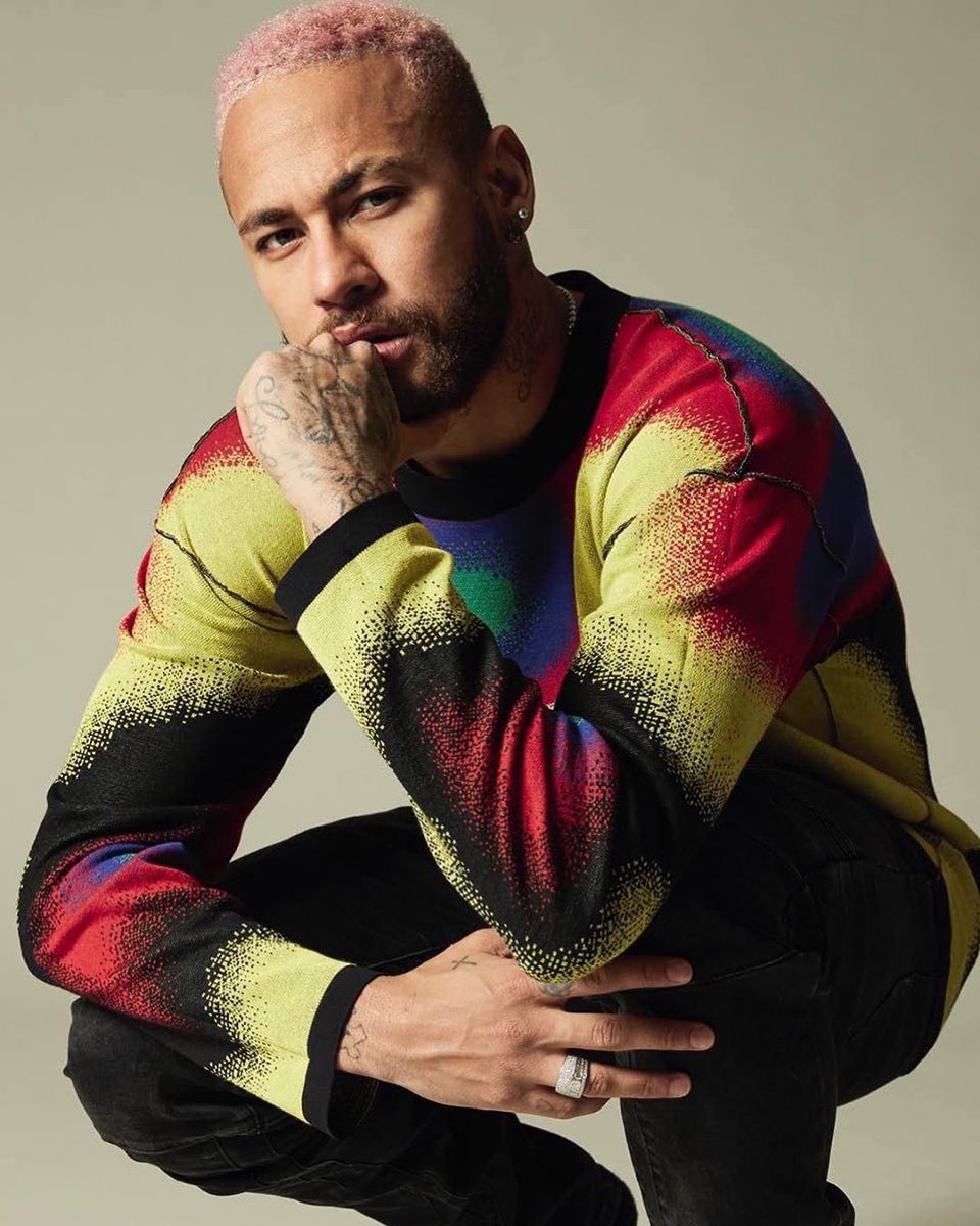 KouraSport's tweet photo. نيمار يظهر بقصة شعر جديدة. ✂️

📷 @neymarjr https://t.co/6I3Zi9vLH1