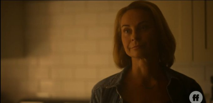 Siures's tweet photo. os ultimos 10 minutos foram tão intensos que eu ainda estou processando o que aconteceu
#MFSFinale #Motherland #MotherlandFortSalem #Raylla https://t.co/22dY9dtjsT