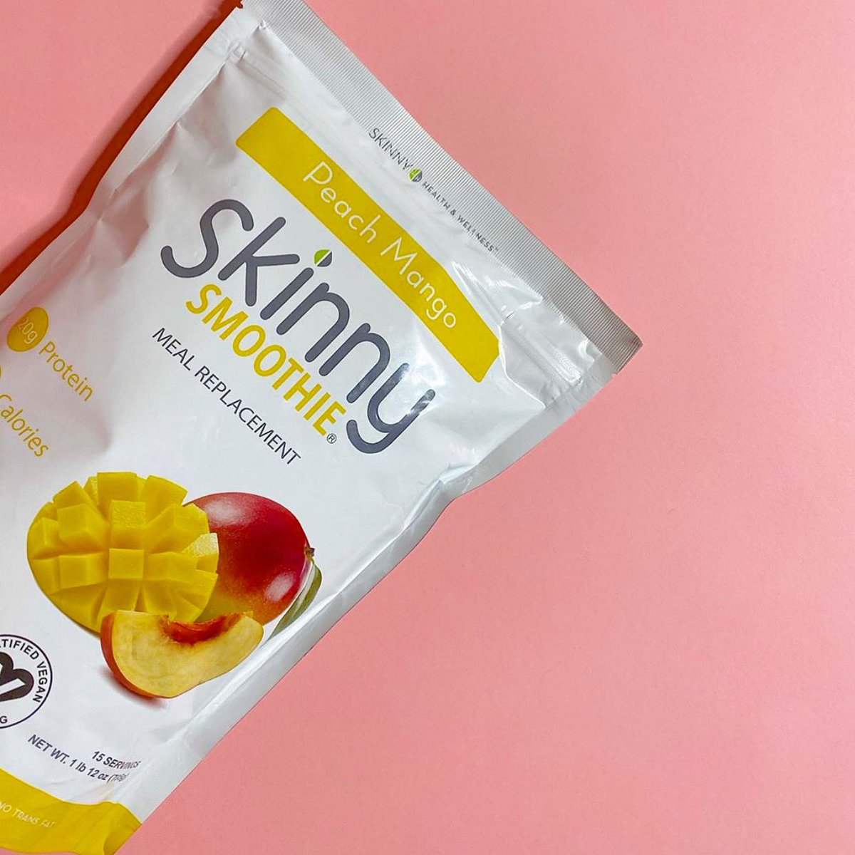 TheRealSkinnyHW's tweet photo. Taste of summer 🍑🥭 Get your Peach Mango Skinny Smoothie® on Amazon—  https://t.co/4aub5sPRDJ 💚 #skinnyhwlove #skinnyisastateofmind #skinnyhealthwellness https://t.co/Ev6fCpL5Nz