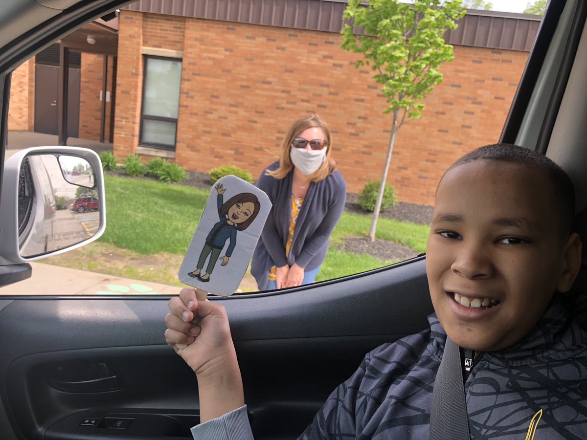Was great to see my teacher <a href="/narchacki/">Nancy</a> today. Thanks for having me in 2nd grade. #flatmrsarchacki <a href="/LanderElem/">Lander Elementary</a>