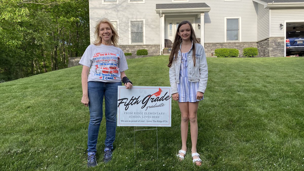 216prep's tweet image. Thanks so much @MentorRidge5 for stopping by and all that you have done this year! You are an amazing teacher!