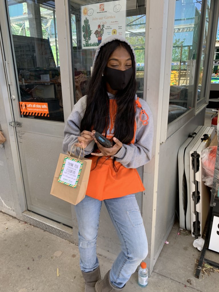 What a great surprise today to walk into gift bags from Kurtz Farms!  Thank you!  #BridgeportStrong <a href="/kelly_presti/">Kelly Presti</a> <a href="/Home6213/">Bridgeport Home Depot 6213</a> <a href="/hmalak/">Sam</a> <a href="/HD_LuisD/">Luis De Gouveia</a> <a href="/MateGerry/">Gerry Mate</a> <a href="/HBullard13/">Harold Bullard</a> <a href="/CharlieRoque1/">Charlie</a>  <a href="/KurtzFarmsCT/">Kurtz Farms</a>