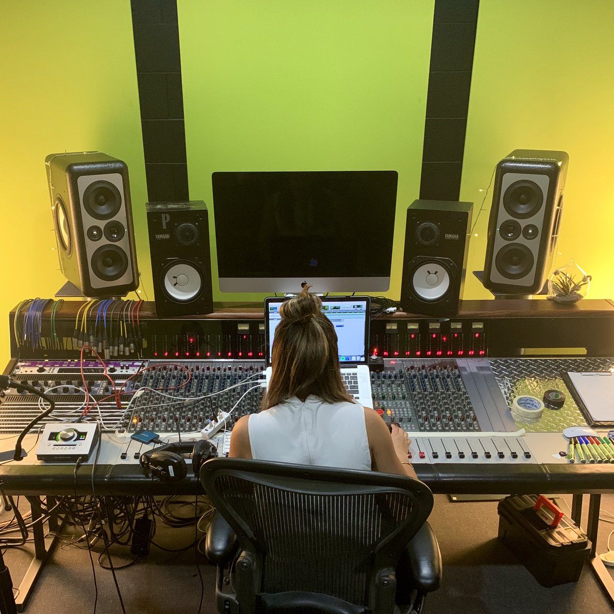 Charlotte Adelle tweet media