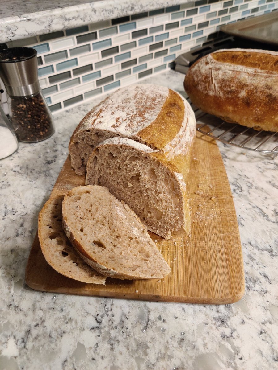 EU_CIO's tweet photo. Soft inside. Crusty out. Good flavor. Held shape. Decently big air holes. Nice color.

#QuarantinePractice
#CoronaQuarantine https://t.co/U9oBDwdM4l