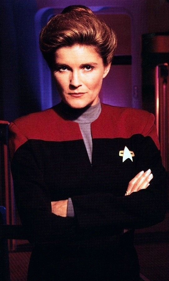 LysetteTurner's tweet photo. Captain Janeway #justbecause #wcw #scifi #youwouldtoo https://t.co/wyY5pCNYjK