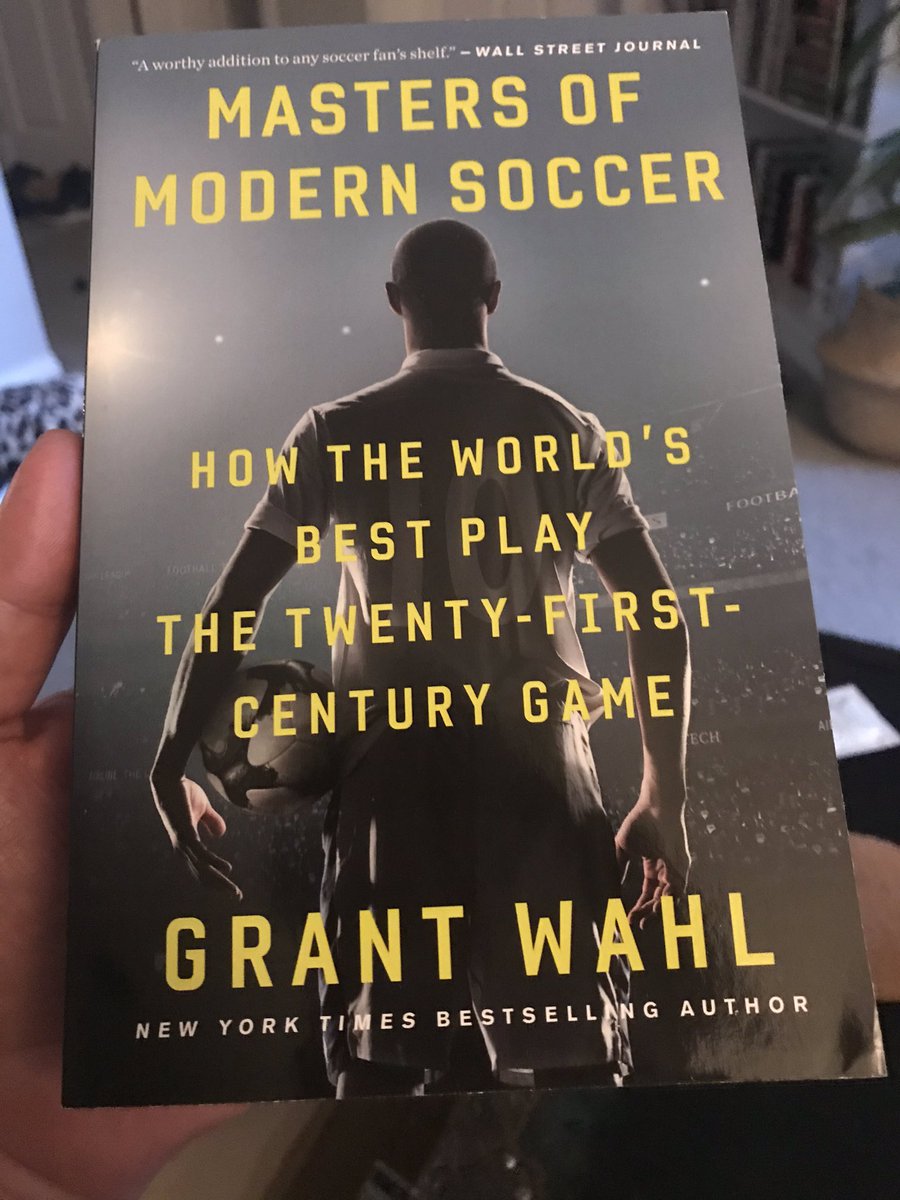 _JamesNielsen's tweet photo. Any good, @GrantWahl?
#guyswhoread https://t.co/W4nseFKbBT