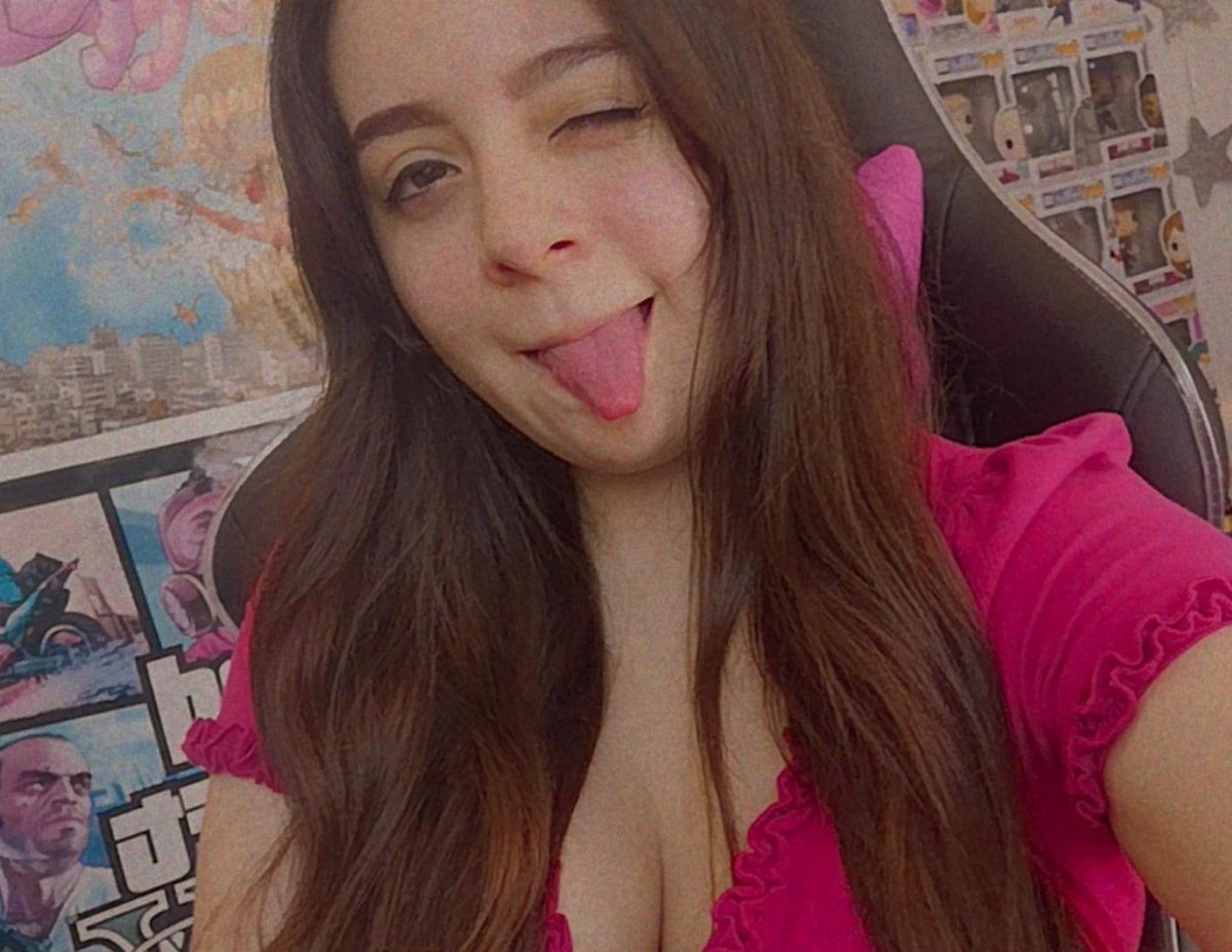 🔴EN VIVO🔴
*REACCIONANDO Y PLATICANDO*🤩⬇️
twitch.tv/mafertejeda10
RT Y FAV Y TE SALUDO🔄💗