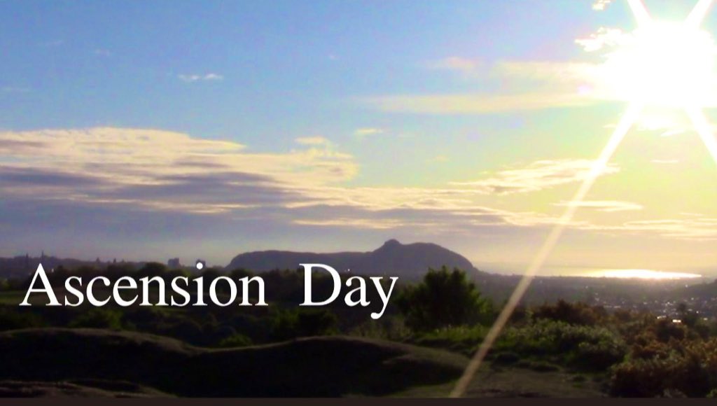 “40 days after JESUS rose from the dead, HE ascended to heaven to the Father with a resurrected and glorified body”. Slmt memperingati hari kenaikan Isa Almasih bg kwn2 yg merayakan, smg berkahNYA memberikan kekuatan &amp; harapan bg kt semua, amin2🤘😁🇮🇩 #AscensionDay