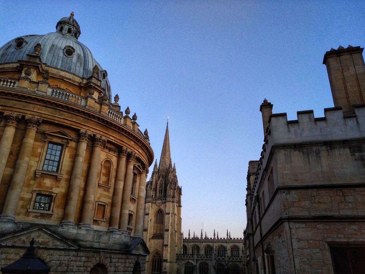 You can't deny that <a href="/ExeterCollegeOx/">Exeter College, Oxford</a> has the best view in Oxford! 
📸Xuan Wang