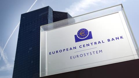 The_LHoFT's tweet photo. The @ECB warns banks to guard against #IT and #Cybersecurity risks

"Its latest analysis of bank IT risk finds that the better-prepared institutions are those where board members have a higher level of IT expertise."

👉 https://t.co/aHN33Ljvwp
#RiskManagement #Regtech #Fintech https://t.co/67Ur76uD7S