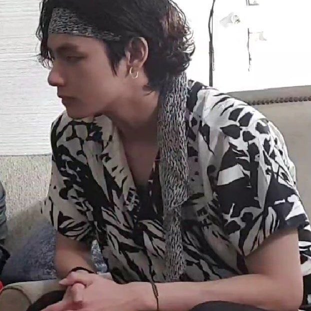 how did we survive THIS taehyung ????