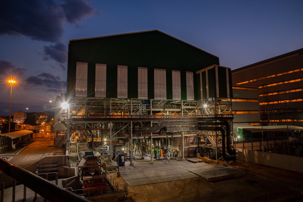 ENPROTECSA's tweet photo. South Africa's largest tailings filtration plant dewatering 670 tph of ultrafine material, eliminating tailings ponds and reducing raw water consumption  #water #environmental #waterresources #environment #ENPROTEC #sustainability #environment #filtration #filterpress https://t.co/ErKcOzhdfX