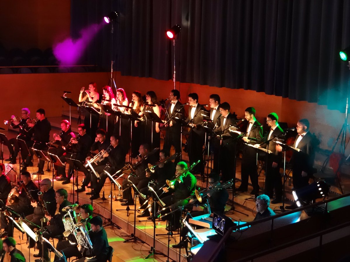 CObeses's tweet photo. Avui és un dia molt important per a nosaltres! 21/05/2015: comença l’existència del @CObeses amb @Obeses 3D! I felicitats, perquè avui fa 5 anys que sortia Monstres i Princeses! #obeses #cobeses #obeses3D https://t.co/eW3UF7P30K