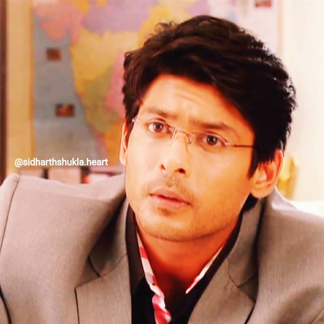 Later on i saw u as "shiv" in Balika Vadhu where ur character always admired me.... I wished i had a husband like shiv in future. You won our hearts by ur superb acting as Shivraj Shekhar an admired husband all girls adore & want in future  @sidharth_shukla 