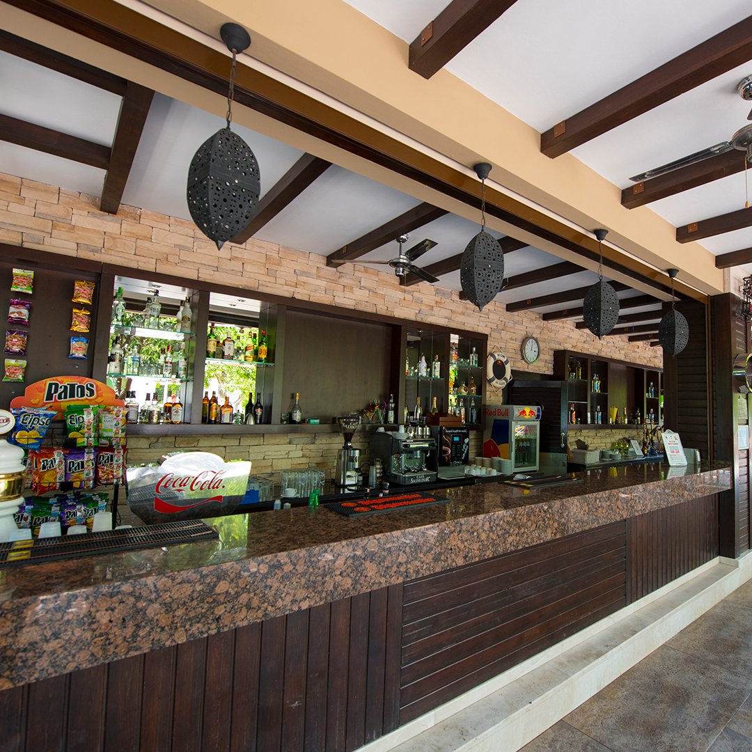 Tag a friend with whom you would like to share your cocktail! 🦋