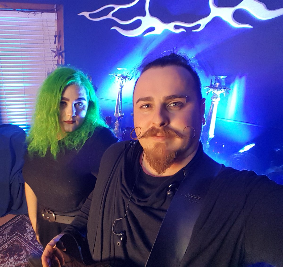 rosesinhand's tweet photo. Who's keen for apra awards!
#vapras #apra #Australia #music #AustralianMusic https://t.co/HKWmMVTQGf