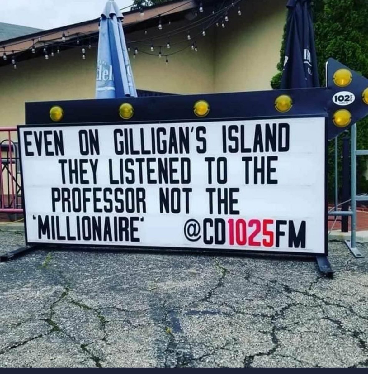 Sarcasticqueen's tweet image. Who knew "Gillian's Island" had a philosophy you should live by?

#COVID2019 #WearAMask #scienceoverpolitics