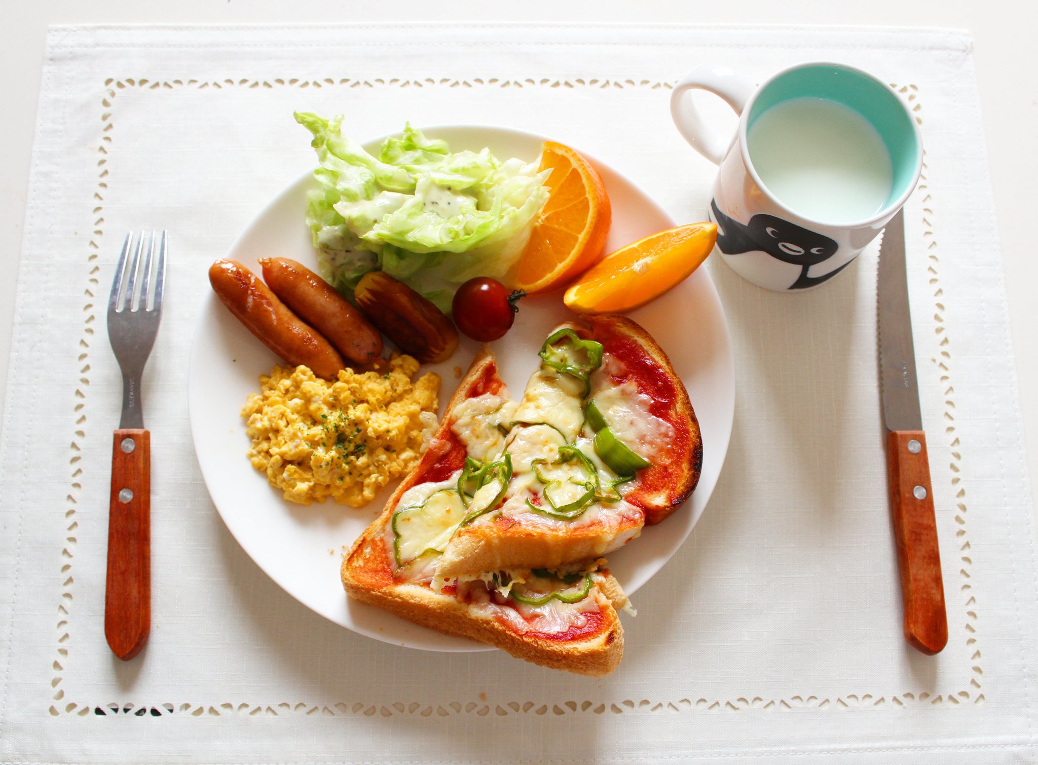 はるちん ある日の朝ごはん ピザトーストプレートです ピザトーストはあるものを加えると格段に美味しくなる 詳しくはyoutubeにて T Co 67fezexpj7 朝ごはん ワンプレート ワンプレート朝ごはん おうちごはん おうち時間 ピザ