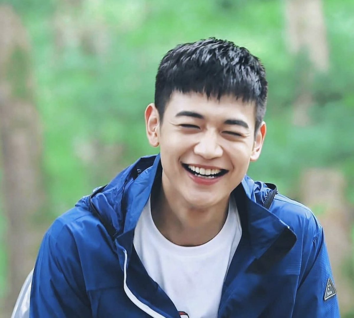 a thread of minho smiling but his smile gets bigger as you keep scrolling 