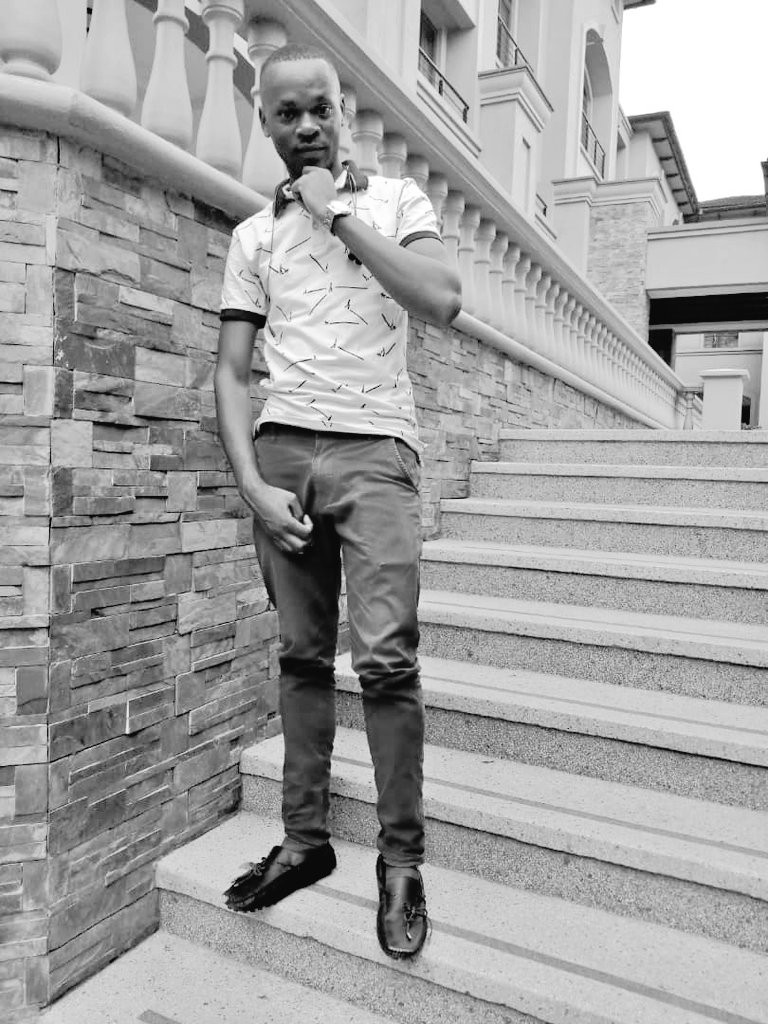 I'm a male💃Ugandan aged 24 years💪 single,tall ,Brown and handsome!! Looking for a good small and tall....Oba ki now 🤔🤔..ohk a redish 🔕 ribbon cloth for people power😂😂 Liam #256