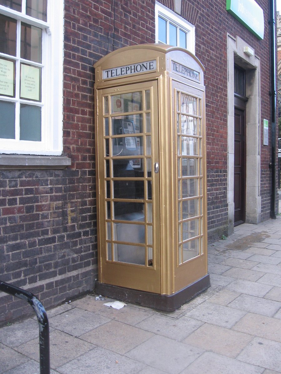 seanroyce1's tweet photo. Our iconic @KCOMhome K6 phoneboxes are cream not red like the rest of the UK. But occasionally we paint them to celebrate something or someone in #Hull or the East Riding. See if you can guess why these colours? #onlyinHull #proud https://t.co/H6gHuIfIjm