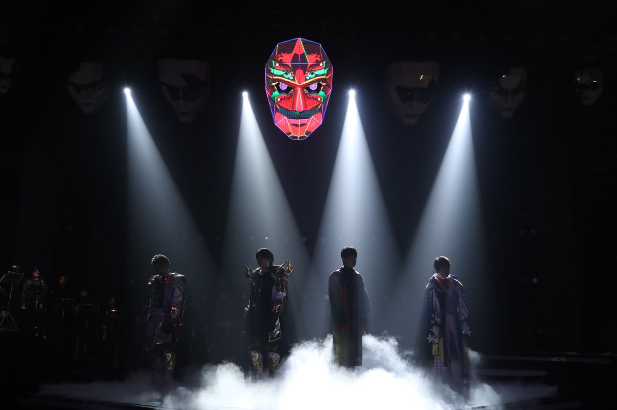 ชอบการยืนเรียงลำดับของหน้ากากอะ T______T

หน้ากากหลวิชัย หน้ากากคาวี 🐯🐮
หน้ากากดอกไม้ไฟ 🌼🔥  หน้ากากลูกโป่งสววรรค์ 🎈