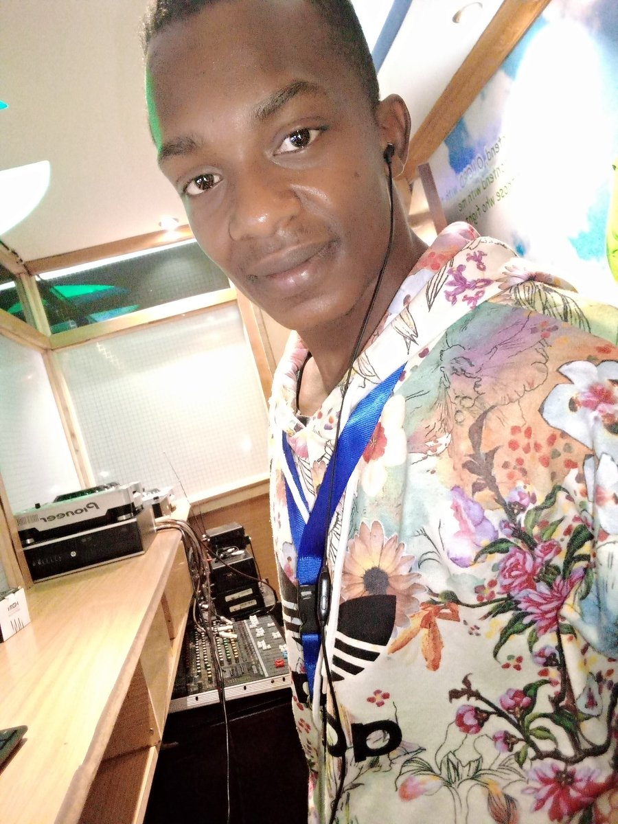 _christiantv's tweet photo. Good morning prom producer PHiZ.
@_christiantv #boysclub https://t.co/0SDQ7RQ6hH