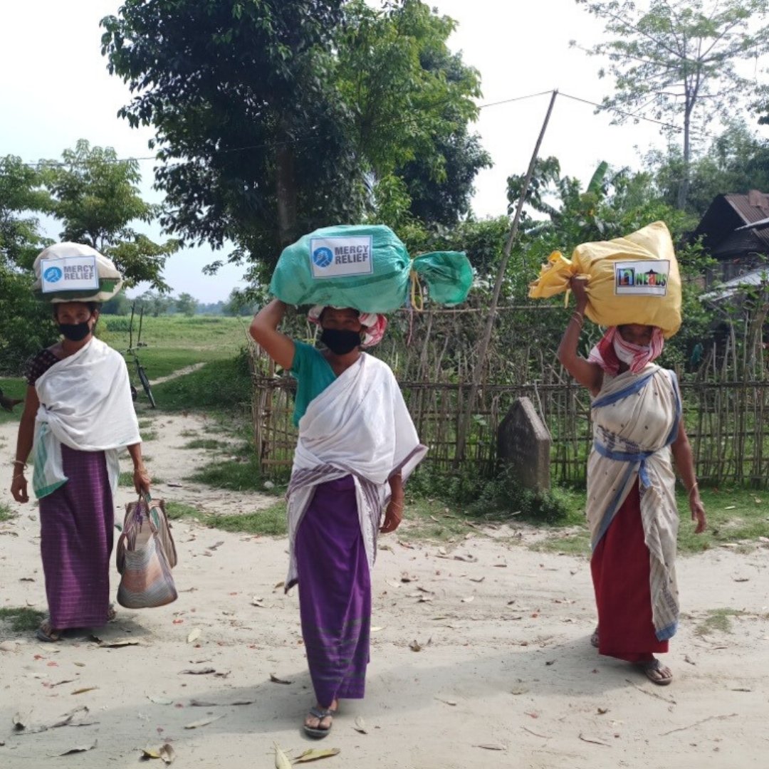 MercyRelief's tweet photo. We truly could not do this without you. Thank you for helping us help the communities we serve stay safe and healthy amid the global health crisis. 

To donate to our cause, visit:
https://t.co/PmOGN8XPjD

#MercyRelief #humanitarian #aid

photo credits: NEADS https://t.co/yTOF4aUNUy