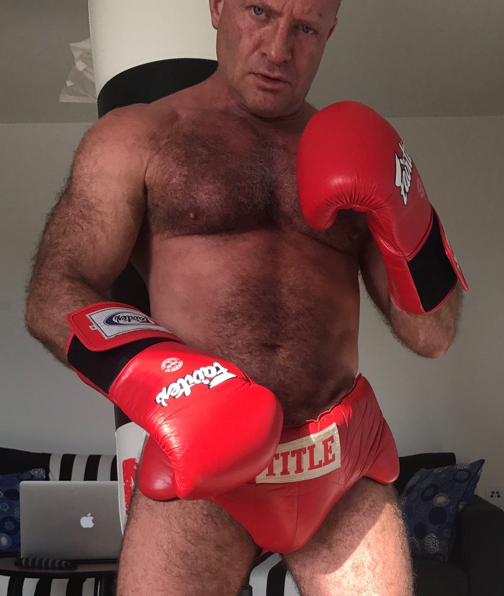 ClemensHieke's tweet photo. If this would be the usual outfit for boxing, I would start training immediately! Looks soooo hot, just the #groinguard and nothing else. https://t.co/fGpn5ZqVMD