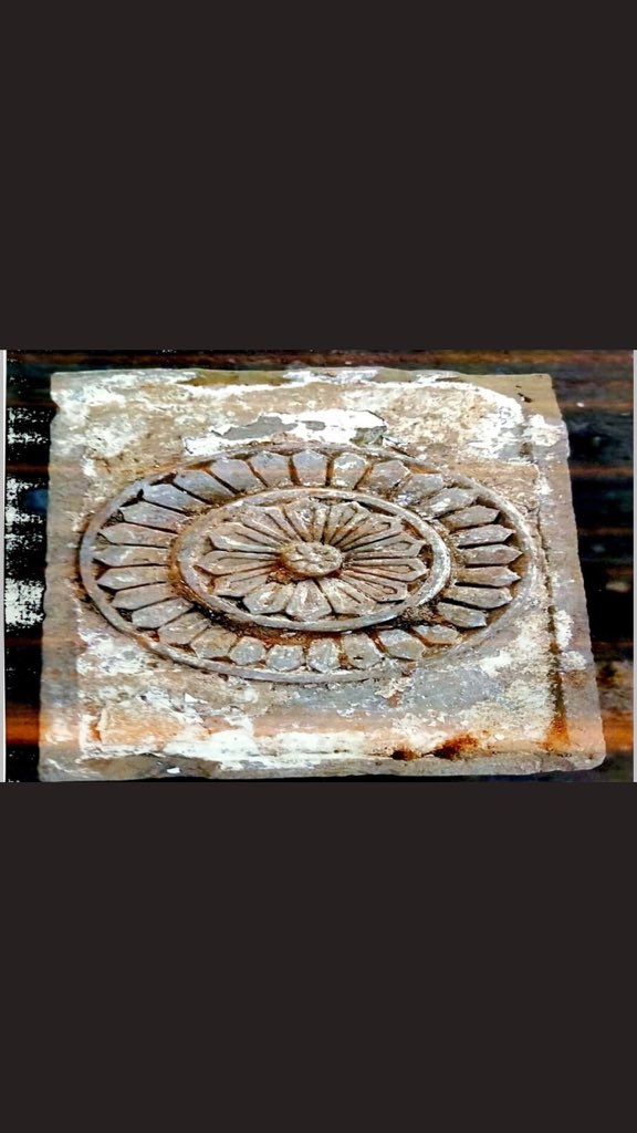 JagarwalMr's tweet photo. अयोध्या में राम जन्मभूमि परिसर में खुदाई चल रही है. और खुदाई के साथ-साथ सच भी सामने आ रहा है. अब तक खुदाई में कई खंडित मूर्तियाँ, टच स्टोन के खम्भे मिले हैं.@AkhadaJuna https://t.co/8IDEbQorc9