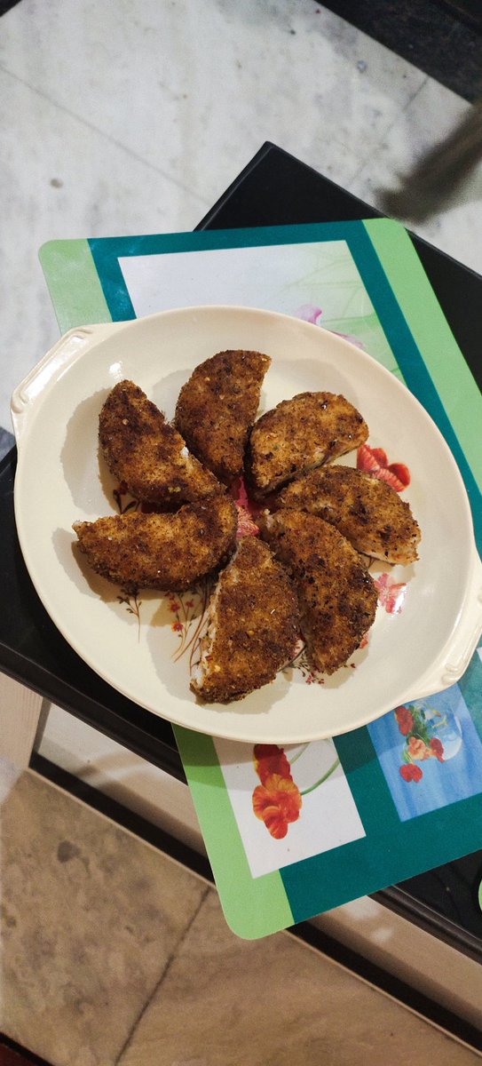Insanneha77Neha's tweet photo. #TodayRecipe
#BreakfastForFamily
#BreadCrumpsRoll
#CrispyCrumps
Healthy for your family https://t.co/aYp1Usv2BM