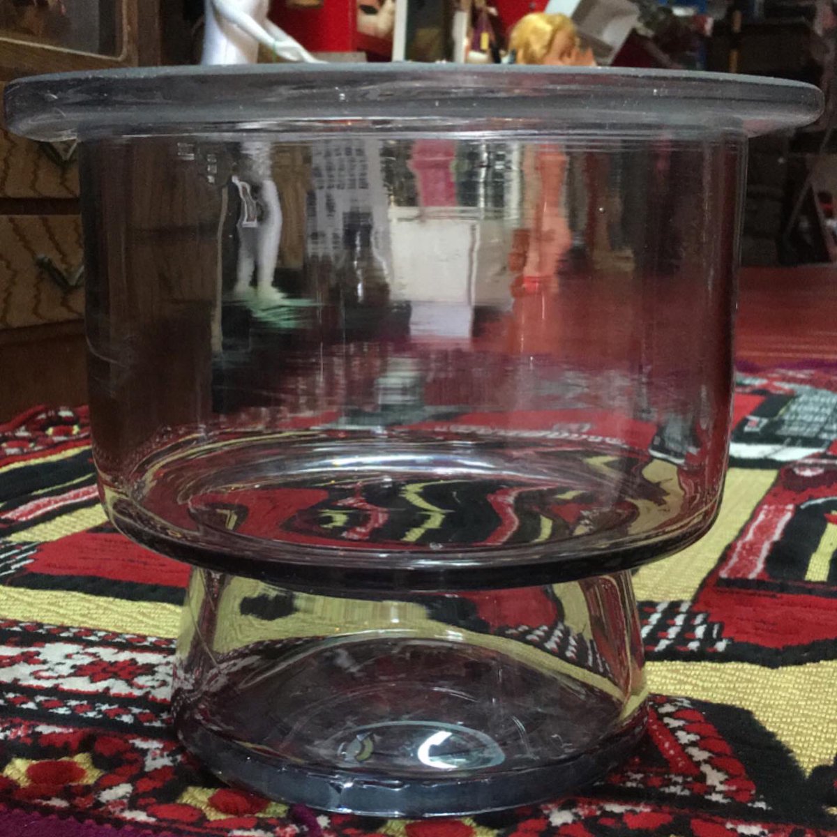 奇貨屋白昼夢 古いガラス瓶 金魚やメダカの飼育 水生植物等に是非です デシケーターかと思います 直径21 高さ17 5 1600円です デシケーター ガラス瓶 古いガラス 金魚鉢 奇貨屋白昼夢 古いガラス瓶 金魚やメダカの飼育 水生植物等に是非です デシケーターかと思います 直径21 高さ17 5 1600円です デシケーター ガラス瓶 古いガラス 金魚鉢